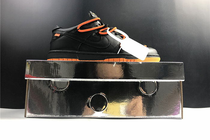 Off-White x Nike Dunk Low CT0856-005