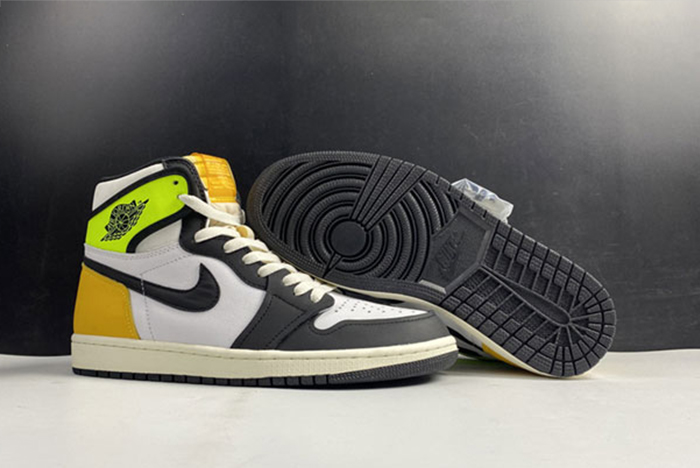 Air Jordan 1 High OG “University Gold” 555088-118