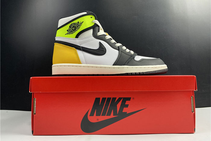 Air Jordan 1 High OG “University Gold” 555088-118