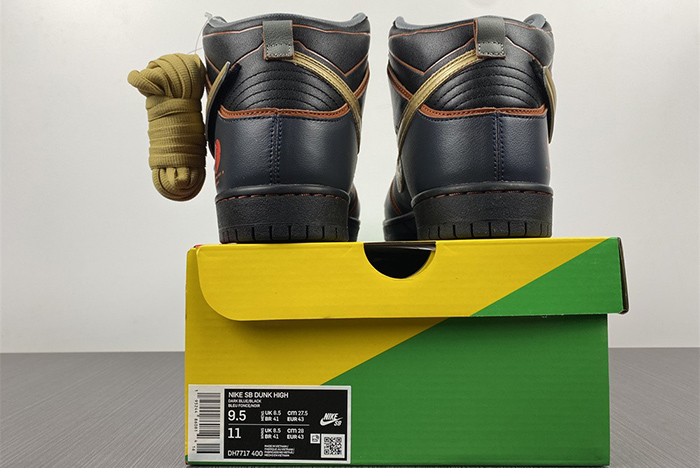 Gundam Nike SB Dunk High Banshee - DH7717-400