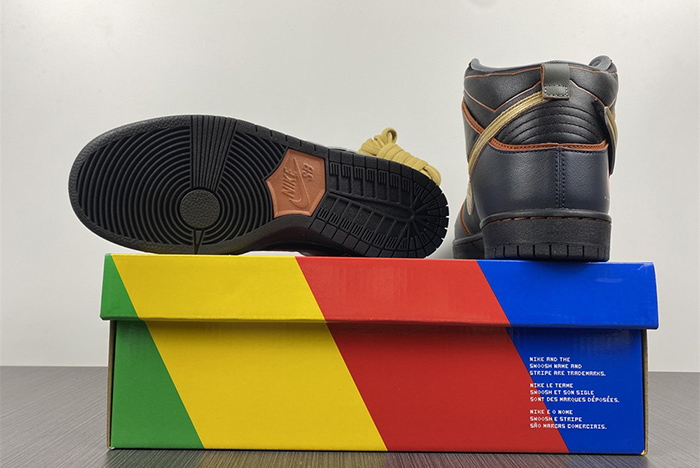 Gundam Nike SB Dunk High Banshee - DH7717-400