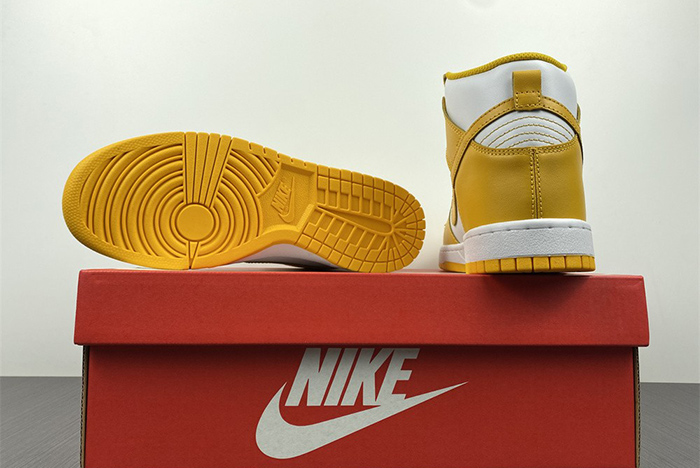 Nike Dunk High Dark Sulfur - DD1869-106