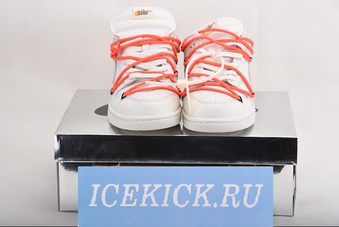 Off-White x Nike Dunk Low CT0856-900