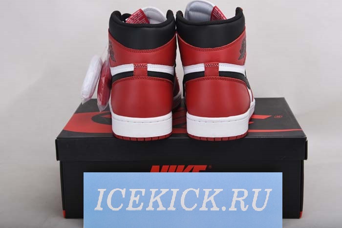 Air Jordan 1 Retro High OG Chicago Red 555088-101