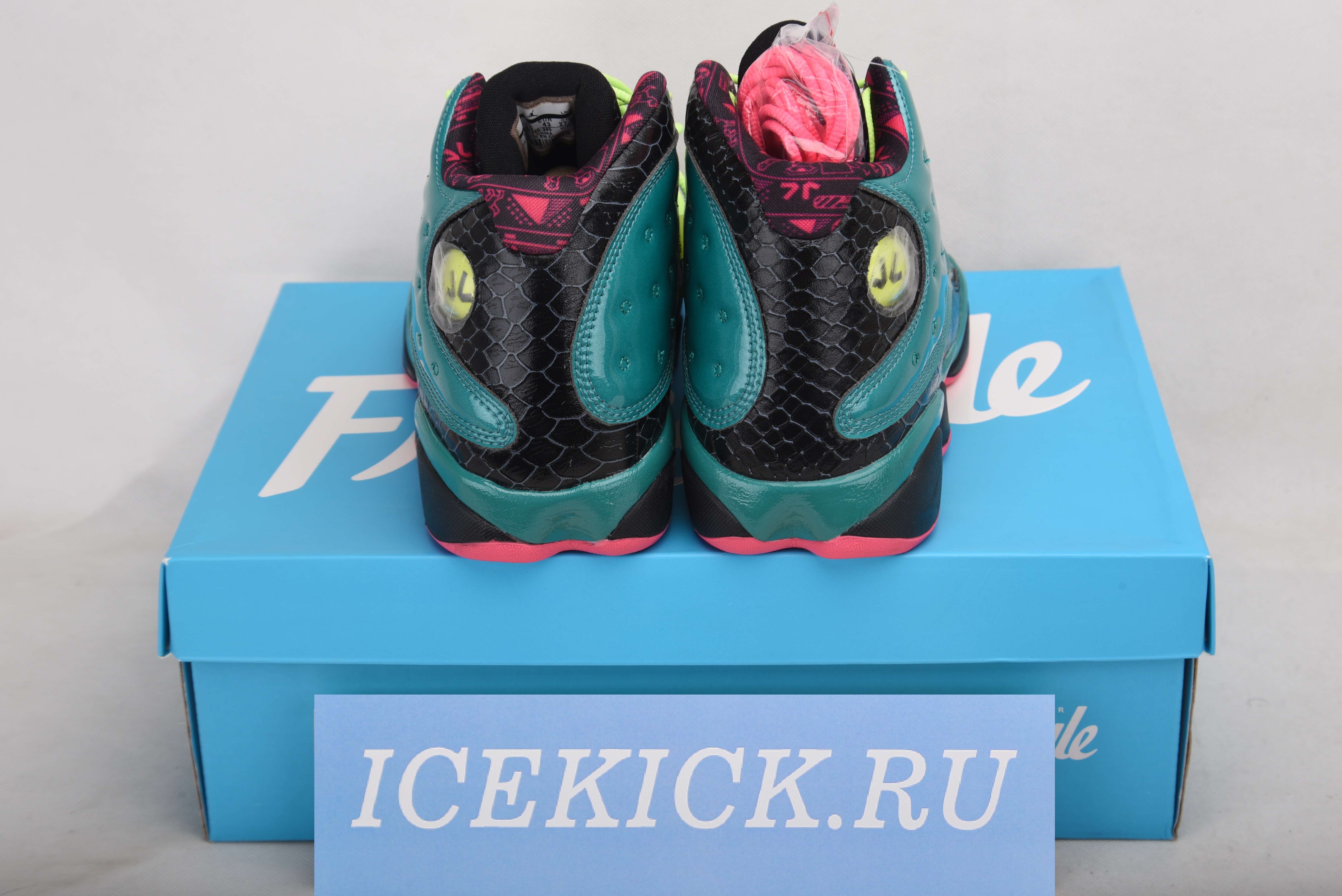 Air Jordan 13- 836405-305