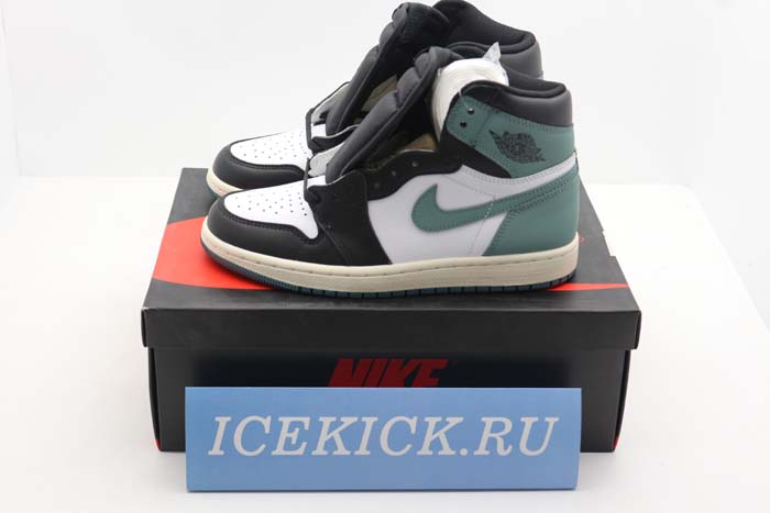 Air Jordan 1 Retro  555088-135