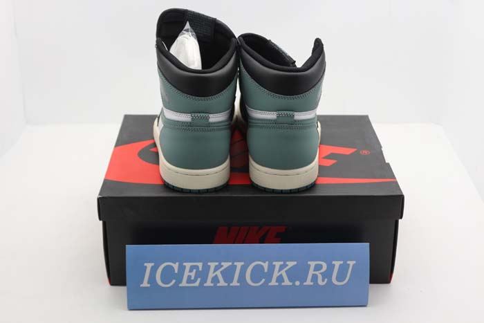 Air Jordan 1 Retro  555088-135