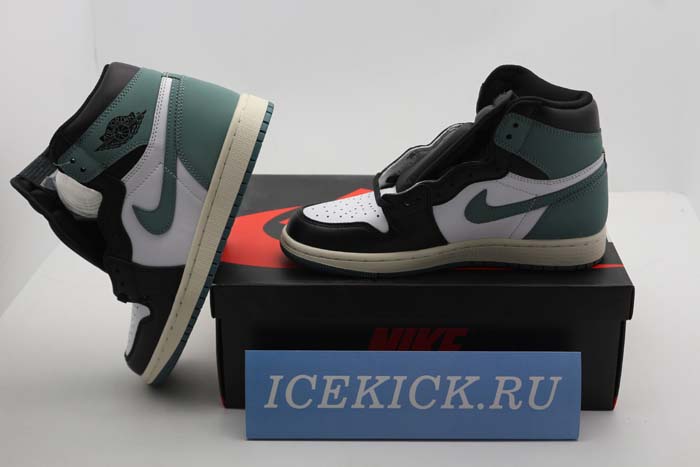 Air Jordan 1 Retro  555088-135