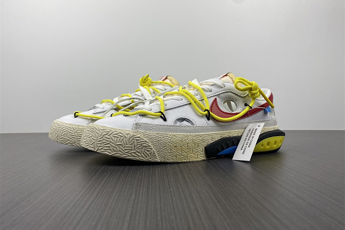 Off-White x Nike Blazer Low  DH7863-100