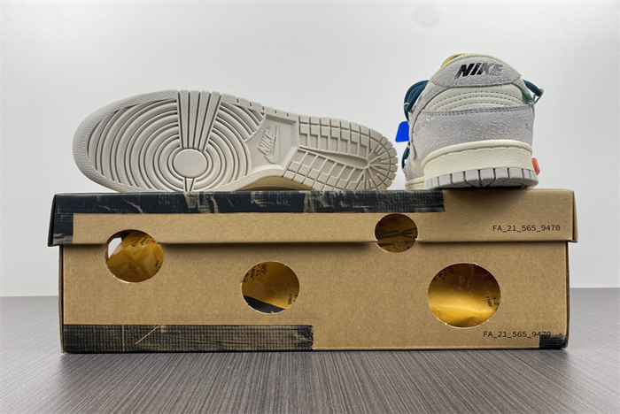 Off-White x Nike Dunk Low  DJ0950-111