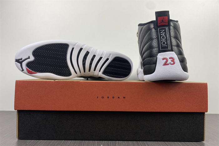Air Jordan 12 Playoffs 2022