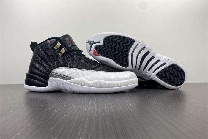 Air Jordan 12 Playoffs 2022