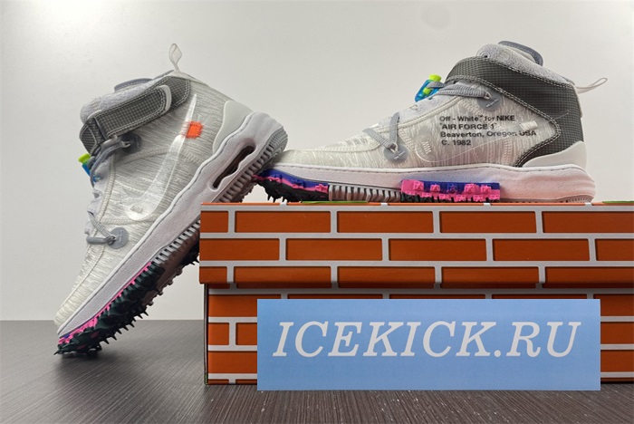 Off-White x DO6290-100