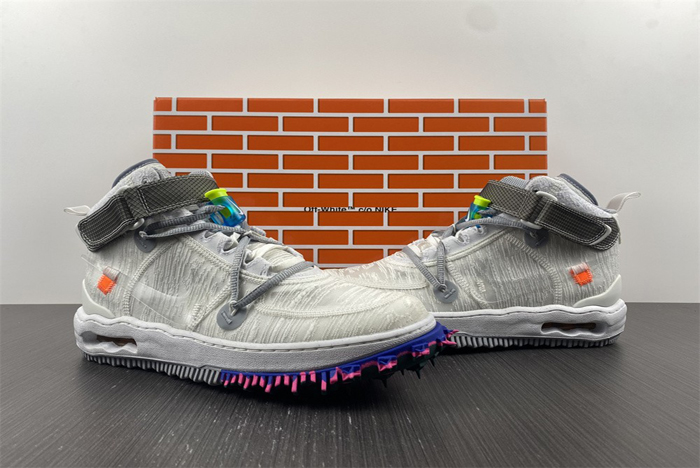 Off-White x DO6290-100