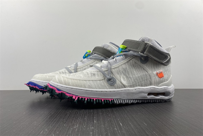 Off-White x DO6290-100