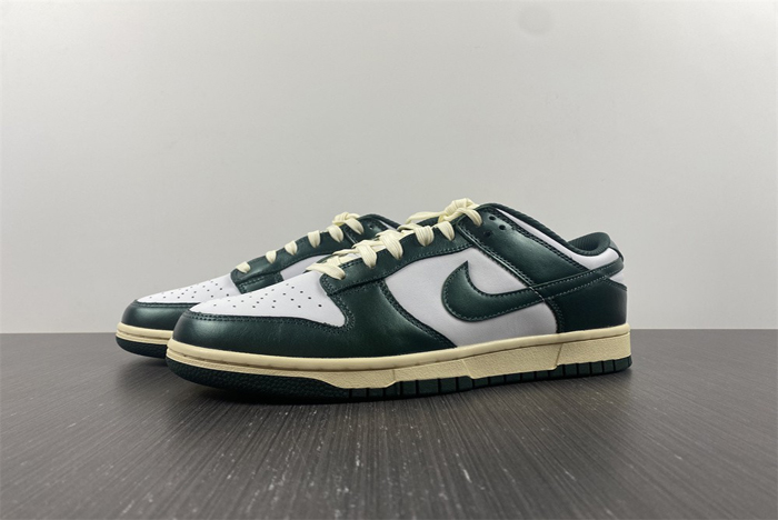 Nike Dunk Low “Vintage Green” DQ8580-100