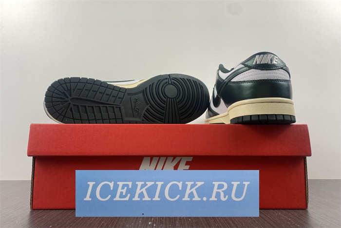 Nike Dunk Low “Vintage Green” DQ8580-100
