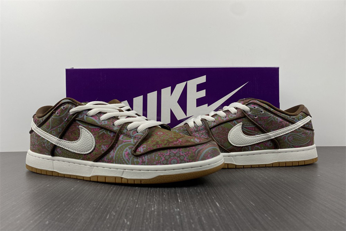 NIke SB Dunk Low “Paisley”  DH7534-200