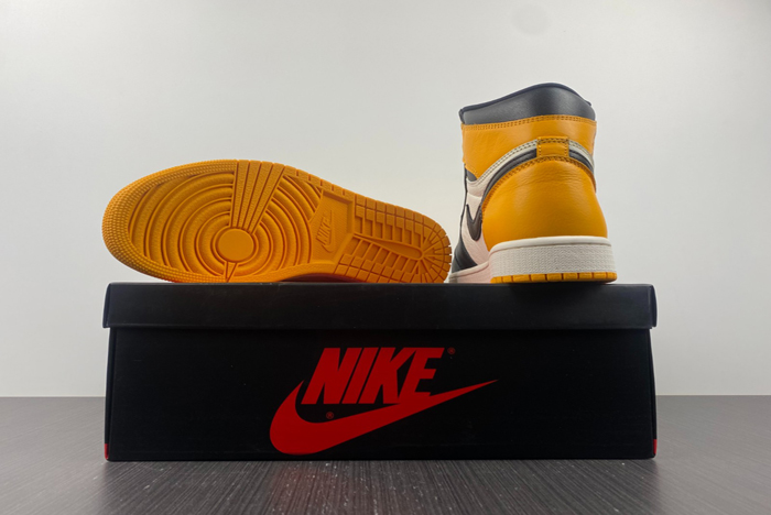 Air Jordan 1 High OG “Yellow Toe” 555088-711