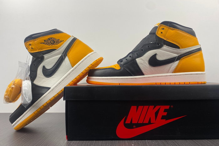 Air Jordan 1 High OG “Yellow Toe” 555088-711