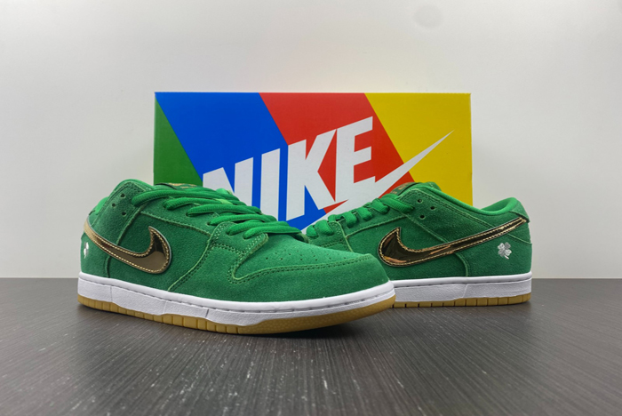 Nike SB Dunk Low “St. BQ6817 303