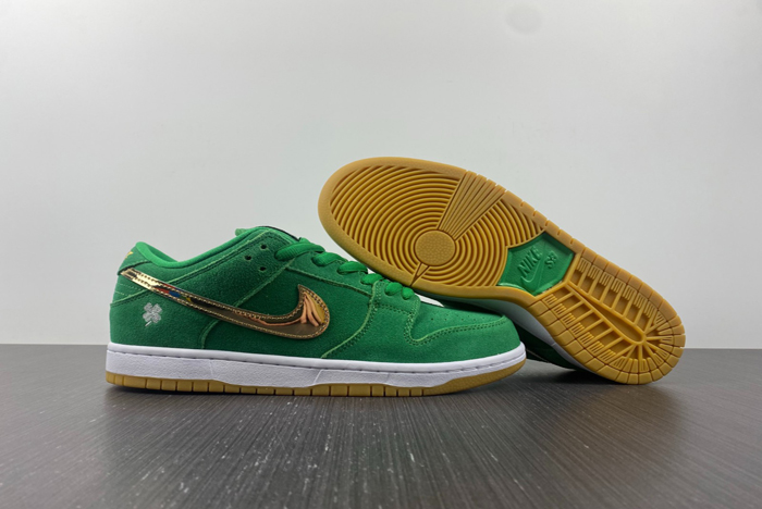Nike SB Dunk Low “St. BQ6817 303