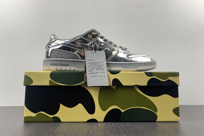 A BATHING APE sliver