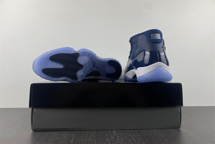 Air Jordan 11  378037-441
