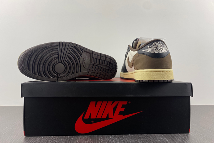 Air Jordan AJ1 Low OG SP +TRAVIS SCOTT