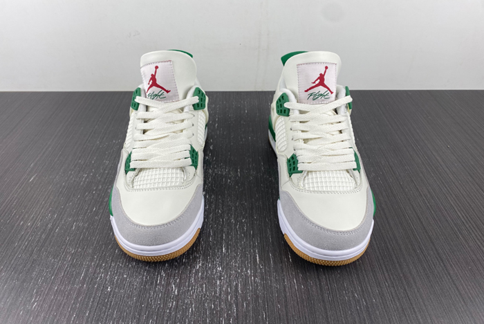 Nike SB x Air Jordan 4 ‘Pine Green’ DR5415-103