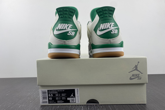Nike SB x Air Jordan 4 ‘Pine Green’ DR5415-103