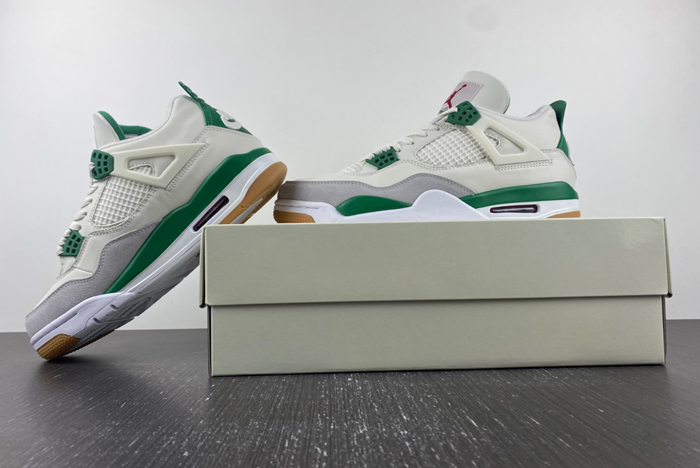 Nike SB x Air Jordan 4 ‘Pine Green’ DR5415-103