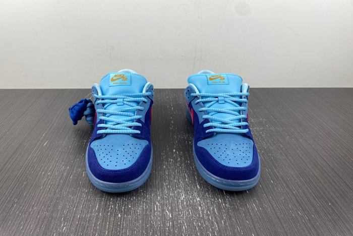 5K1 Run The Jewels x Nike SB Dunk Low DO9404-400