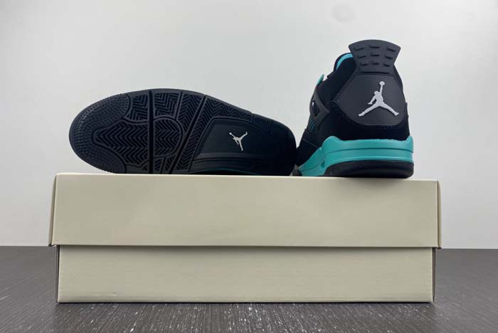 Jordan 4 BQ7669-132