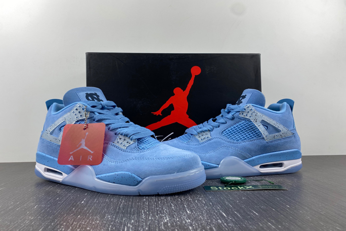 Air Jordan 4 Retro UNC PE 1032070