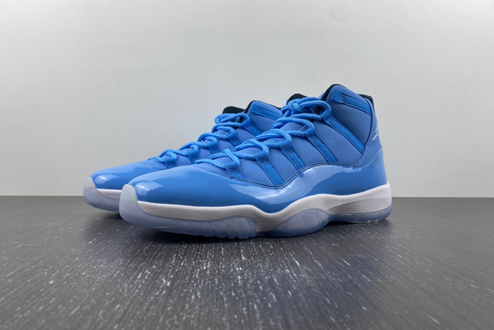 Air Jordan 11  717602-900