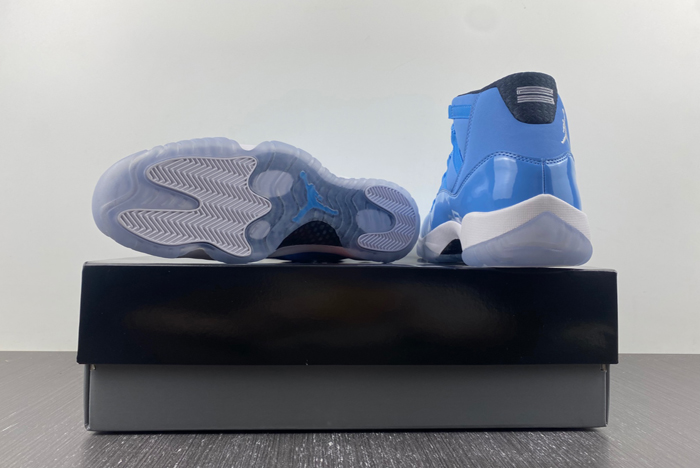 Air Jordan 11  717602-900
