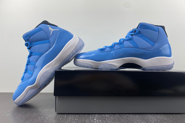 Air Jordan 11  717602-900