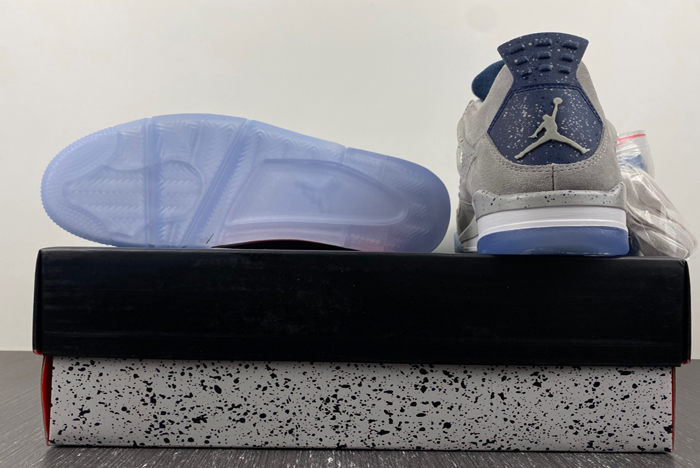 Air Jordan 4 Retro