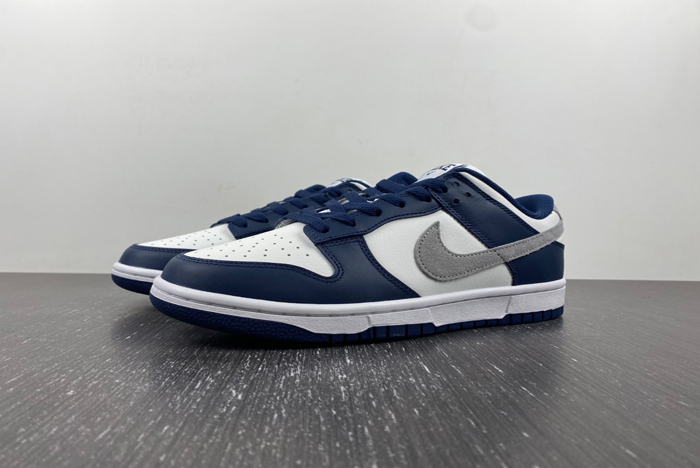 Nike Dunk Low “Midnight Navy” FD9749-400