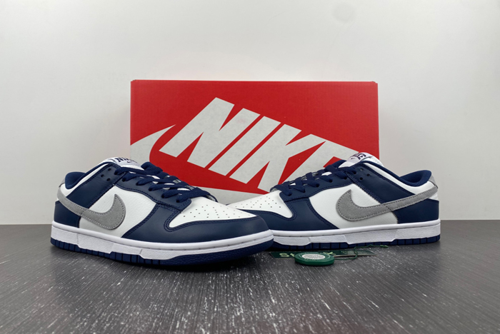Nike Dunk Low “Midnight Navy” FD9749-400