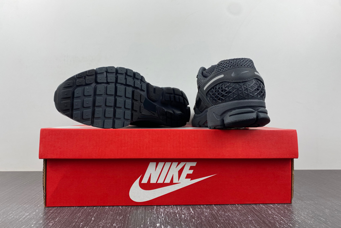 Nike Zoom Vomero 5 BV135B-002