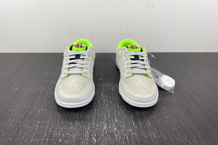 Dunk Low Oregon PE “Ducks of a Feather”  FQ7260-001