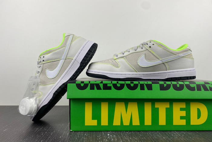 Dunk Low Oregon PE “Ducks of a Feather”  FQ7260-001