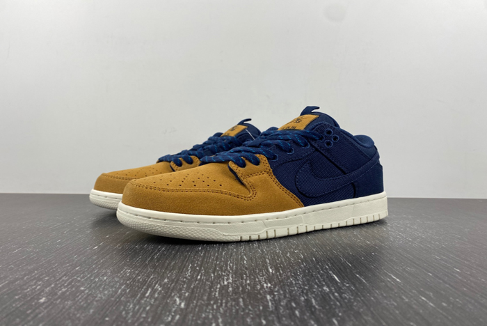 Nike SB Dunk Low Pro PRM DX6775-400