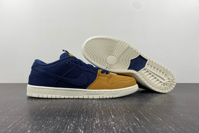 Nike SB Dunk Low Pro PRM DX6775-400