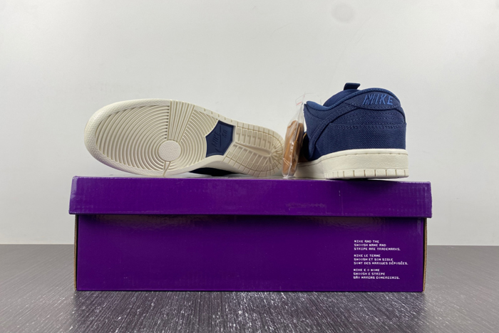 Nike SB Dunk Low Pro PRM DX6775-400