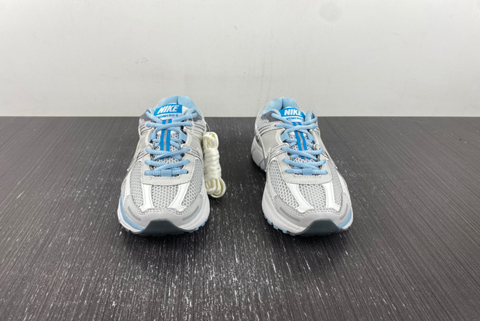 NIKE  Air Zoom Vomero 5  FN3432-001