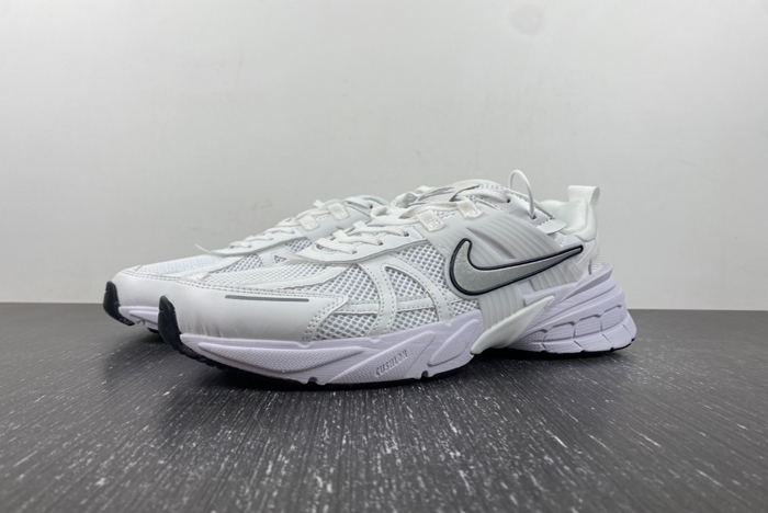 NIKEV2K Runtekk 3XL  FD0736-102