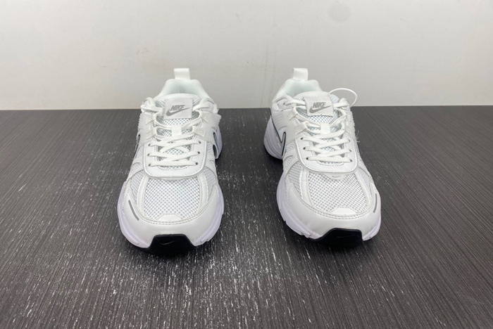 NIKEV2K Runtekk 3XL  FD0736-102